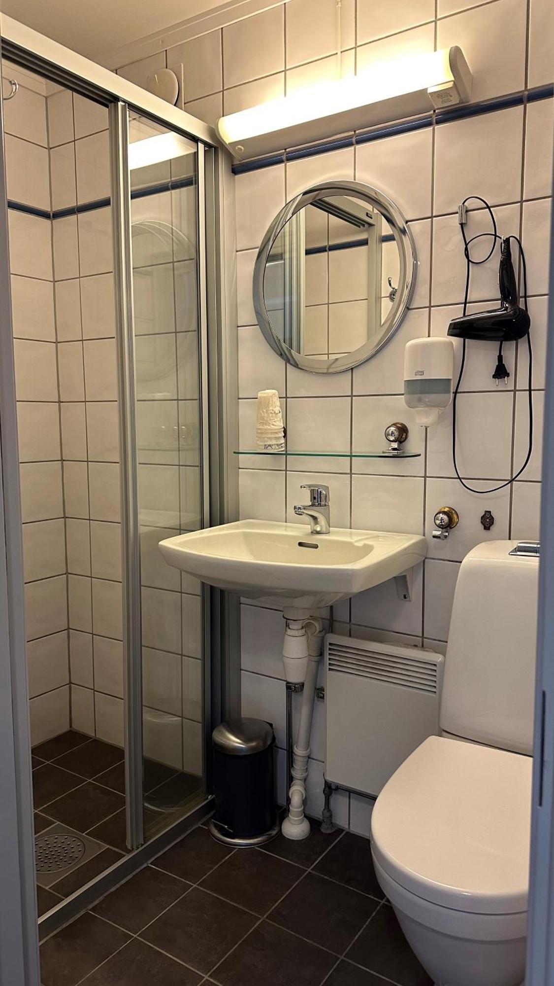 Kroderen Kro & Motel As Hamremoen Exteriör bild